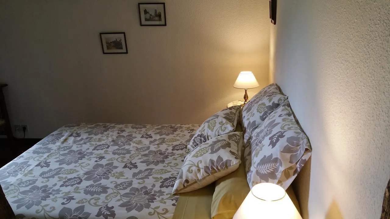 Mies de Villa Somo Inn