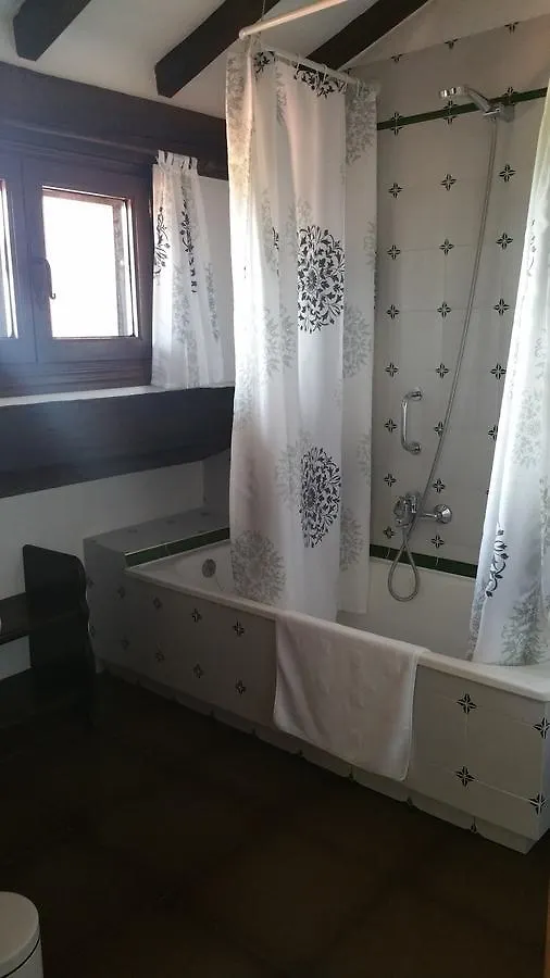 Mies De Villa Сомо 3*,