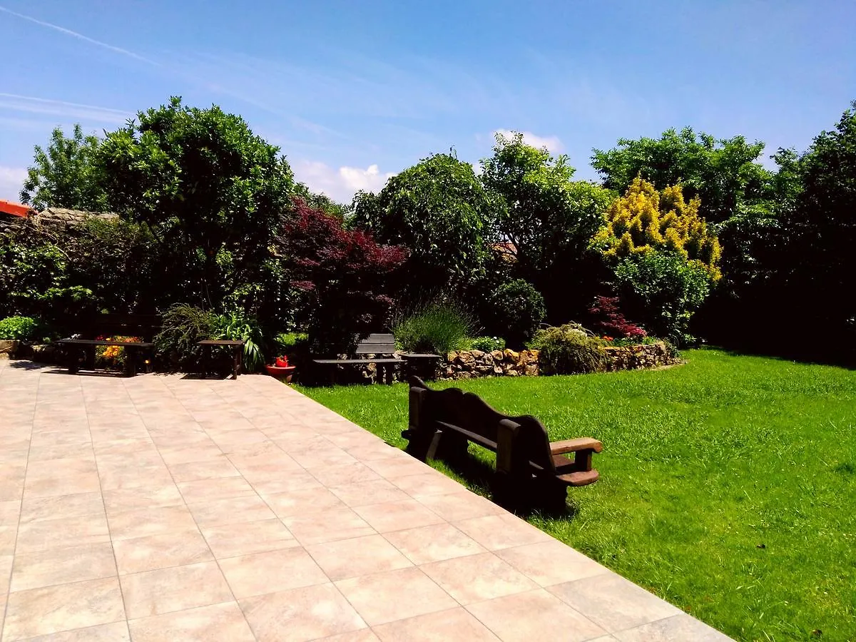 Inn Mies De Villa Somo